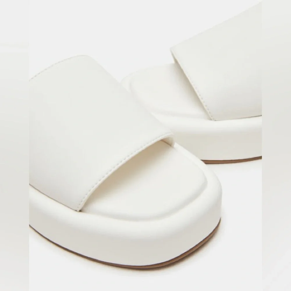 STEVE MADDEN White Platform Square Toe Flat Wedge Beach Slides Sandals Leather - Picture 3 of 16